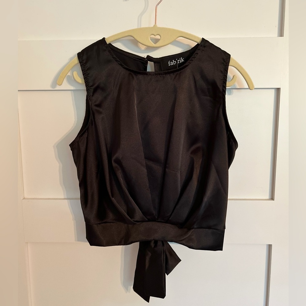 fab’rik Melly Satin Crop Top | NWT | Black | Size Small